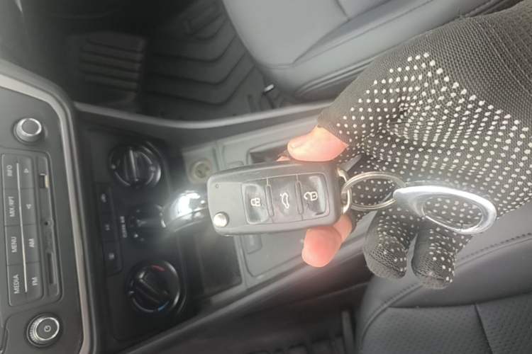 Used Volkswagen Lavida 2019 Lavida Start 1.5L Automatic Trendy Version China VI Standard Vehicle Key