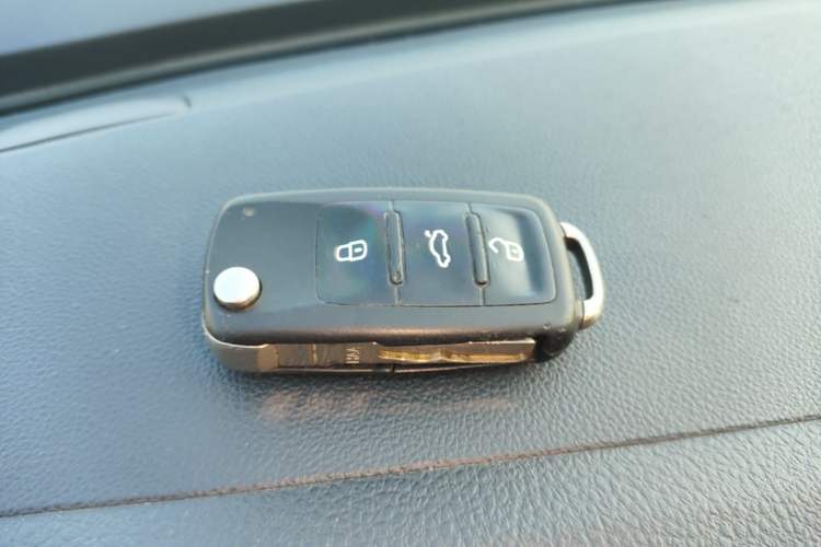 Used Volkswagen Lavida 2019 Lavida Start 1.5L Manual Fashion Edition China VI Standard Vehicle Key