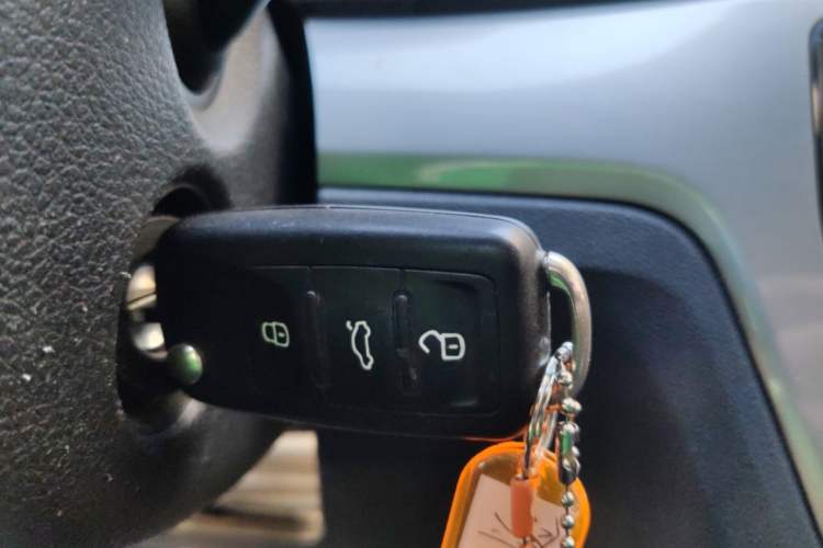 Used Volkswagen Lavida 2019 Lavida Start 1.5L Manual Fashion Edition China VI Standard Vehicle Key