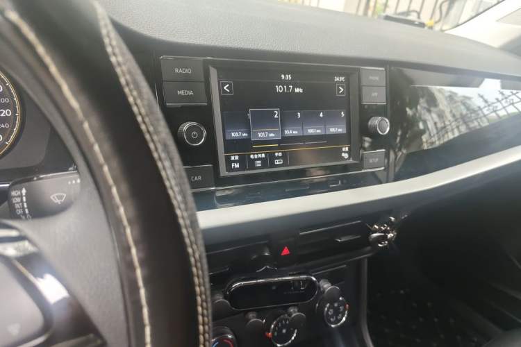 Used Volkswagen Lavida 2019 1.5L Automatic Comfort Edition China VI Standard Audio And AC Panel