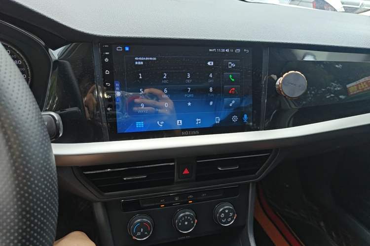 Used Volkswagen Lavida 2019 1.5L Automatic Comfort Edition China VI Standard Audio And AC Panel