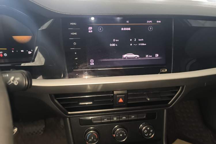 Used Volkswagen Lavida 2019 1.5L Automatic Comfort Edition China VI Standard Audio And AC Panel