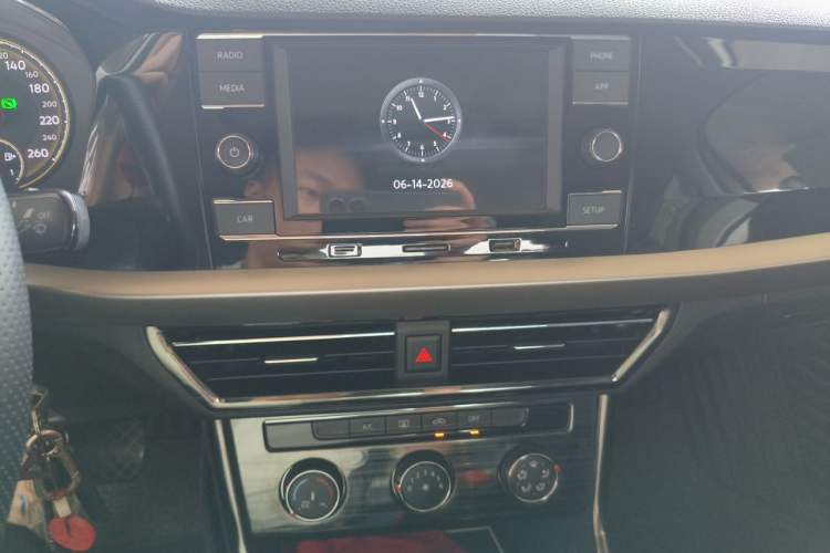 Used Volkswagen Lavida 2019 1.5L Automatic Comfort Edition China VI Standard Audio And AC Panel