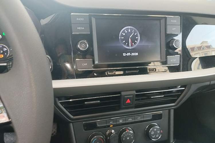 Used Volkswagen Lavida 2019 280TSI DSG Comfort Edition China VI standard Audio And AC Panel