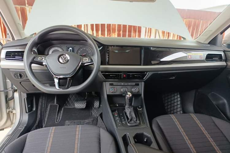 Used Volkswagen Lavida 2019 280TSI DSG Comfort Edition China VI standard Center Console