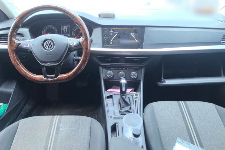 Used Volkswagen Lavida 2019 1.5L Automatic Comfort Edition China VI Standard Center Console