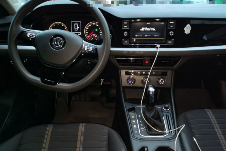 Used Volkswagen Lavida 2019 280TSI DSG Comfort Edition China VI standard Center Console