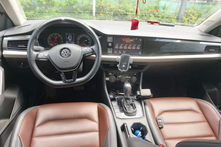 Used Volkswagen Lavida 2019 280TSI DSG Luxury Edition China VI Standard Center Console