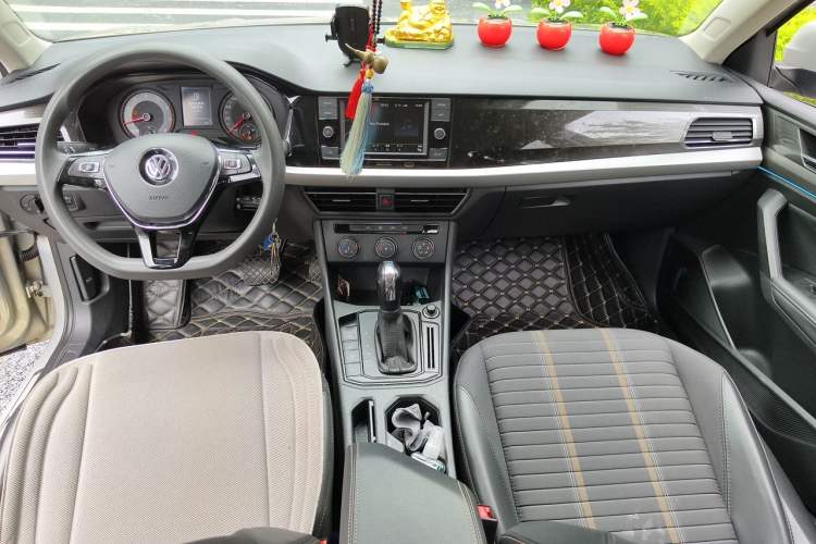 Used Volkswagen Lavida 2019 280TSI DSG Comfort Edition China VI standard Center Console