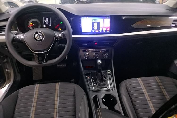 Used Volkswagen Lavida 2019 280TSI DSG Comfort Edition China VI standard Center Console