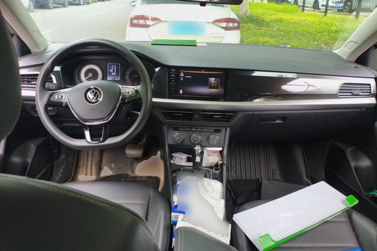 Used Volkswagen Lavida 2019 1.5L Automatic Vision Edition China VI Standard Center Console