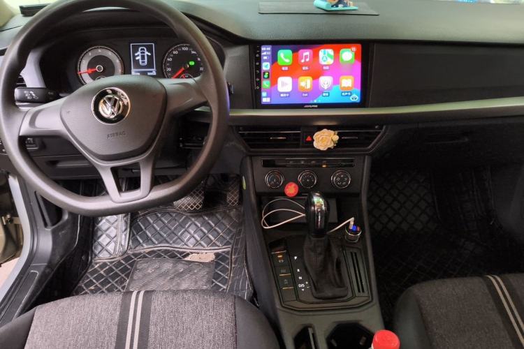 Used Volkswagen Lavida 2019 1.5L Automatic Fashion Edition China VI Center Console