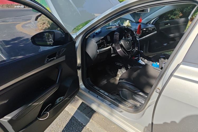 Used Volkswagen Lavida 2019 1.5L Automatic Vision Edition China VI Standard Driver Seat