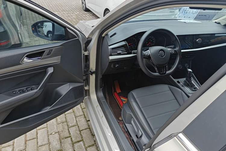 Used Volkswagen Lavida 2019 1.5L Automatic Comfort Edition China VI Standard Driver Seat