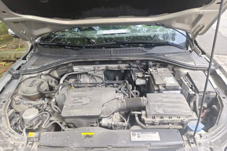 Used Volkswagen Lavida 2019 1.5L Automatic Comfort Edition China VI Standard Engine Bay