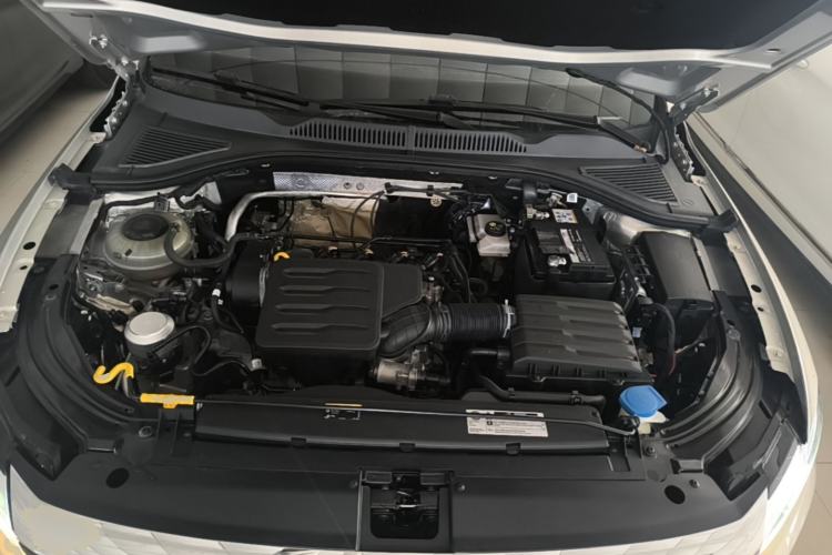 Used Volkswagen Lavida 2019 1.5L Automatic Comfort Edition China VI Standard Engine Bay