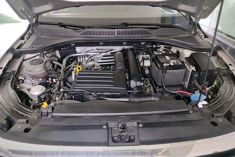 Used Volkswagen Lavida 2019 280TSI DSG Comfort Edition China VI standard Engine Bay