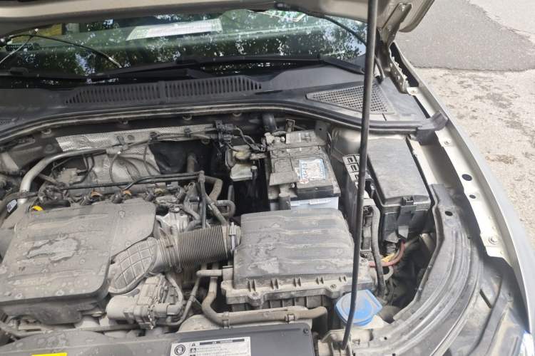 Used Volkswagen Lavida 2019 1.5L Automatic Comfort Edition China VI Standard Engine Bay Left