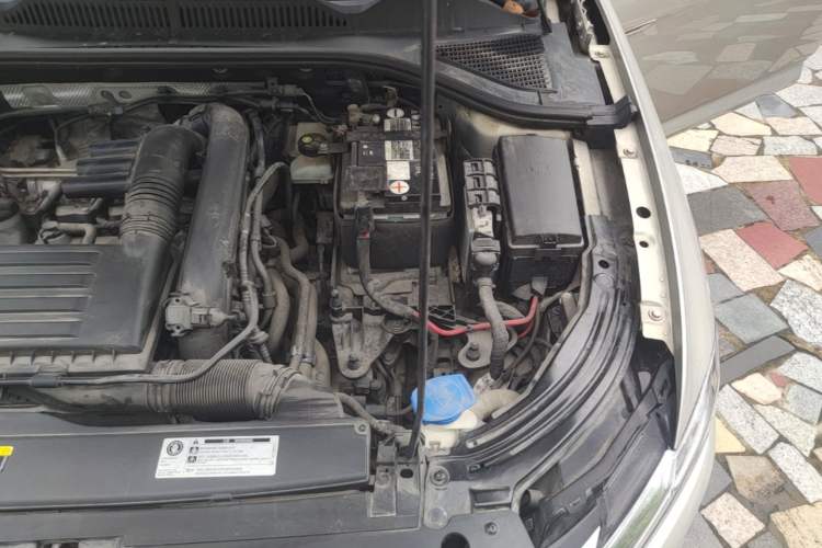 Used Volkswagen Lavida 2019 280TSI DSG Comfort Edition China VI standard Engine Bay Left