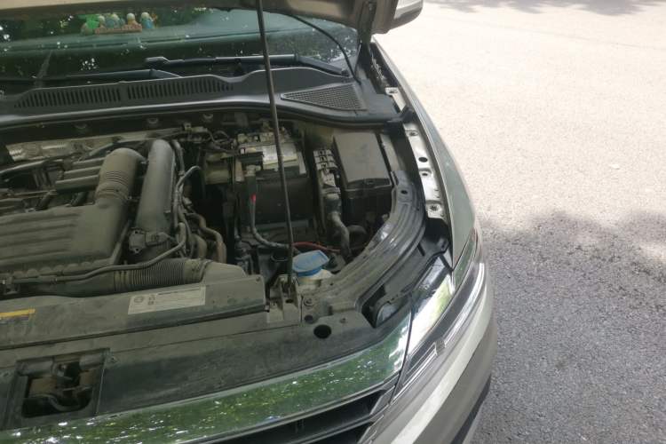 Used Volkswagen Lavida 2019 280TSI DSG Luxury Edition China VI Standard Engine Bay Left