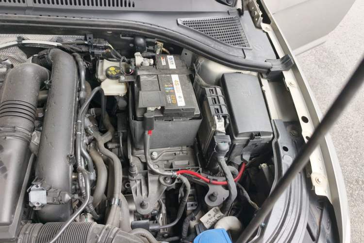 Used Volkswagen Lavida 2019 280TSI DSG Luxury Edition China VI Standard Engine Bay Left