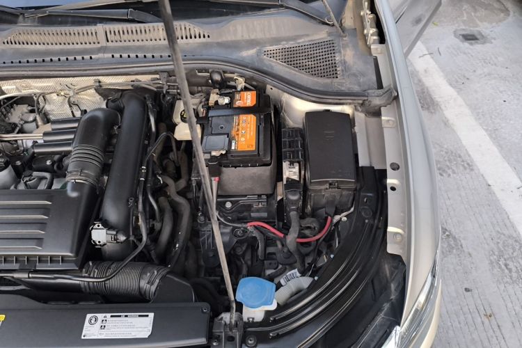 Used Volkswagen Lavida 2019 280TSI DSG Luxury Edition China VI Standard Engine Bay Left