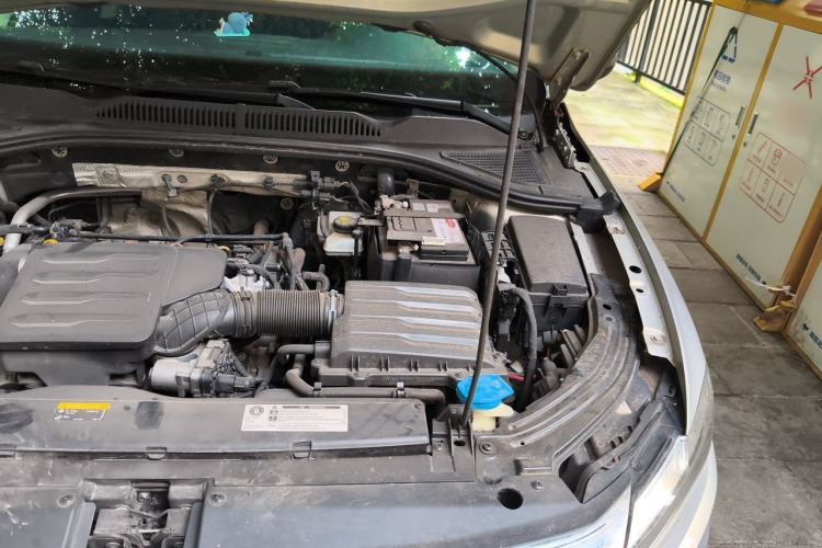 Used Volkswagen Lavida 2019 1.5L Automatic Fashion Edition China VI Engine Bay Left