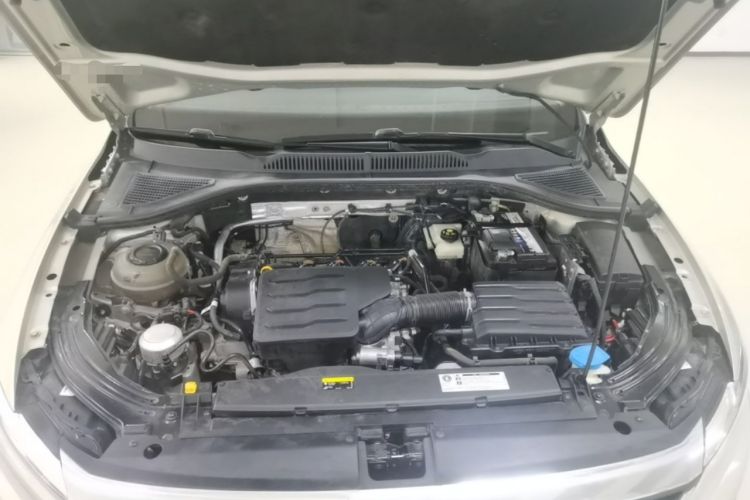 Used Volkswagen Lavida 2019 1.5L Automatic Fashion Edition China VI Engine Bay