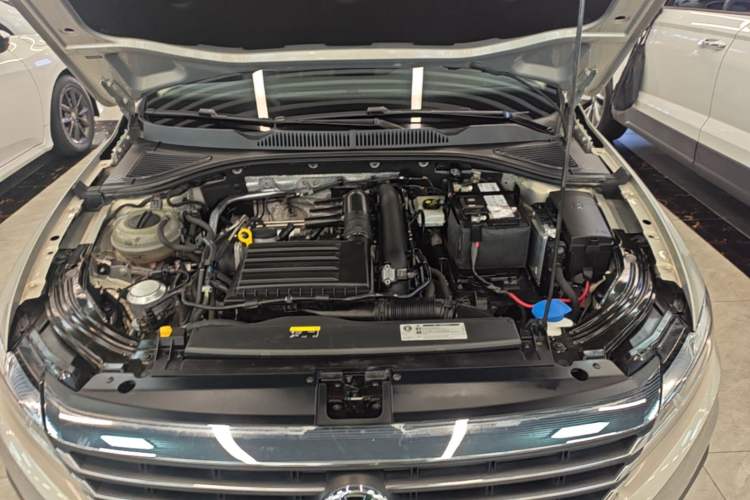 Used Volkswagen Lavida 2019 280TSI DSG Comfort Edition China VI standard Engine Bay