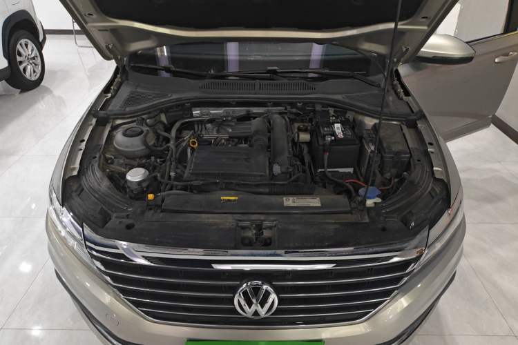 Used Volkswagen Lavida 2019 280TSI DSG Comfort Edition China VI standard Engine Bay