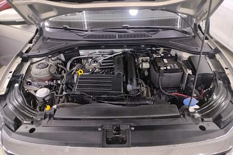 Used Volkswagen Lavida 2019 280TSI DSG Comfort Edition China VI standard Engine Bay