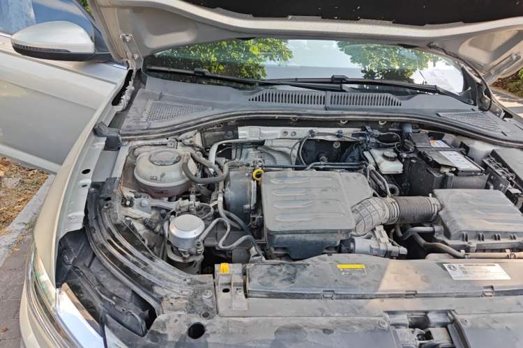 Used Volkswagen Lavida 2019 1.5L Automatic Vision Edition China VI Standard Engine Bay Right