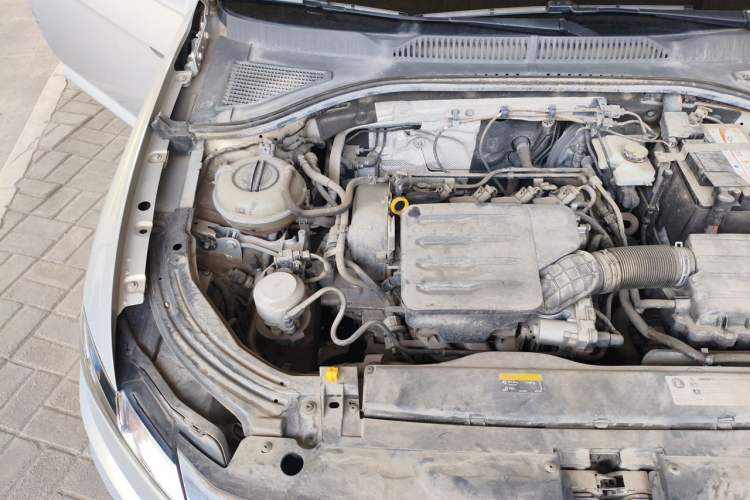 Used Volkswagen Lavida 2019 1.5L Automatic Comfort Edition China VI Standard Engine Bay Right