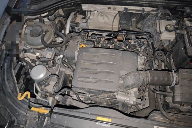 Used Volkswagen Lavida 2019 1.5L Automatic Comfort Edition China VI Standard Engine Bay Right