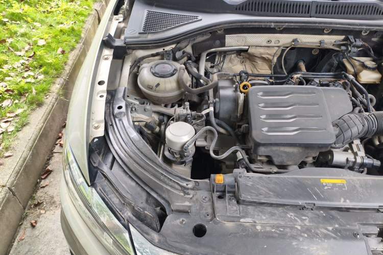 Used Volkswagen Lavida 2019 1.5L Automatic Vision Edition China VI Standard Engine Bay Right