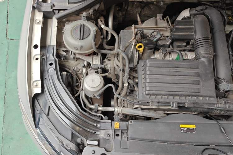 Used Volkswagen Lavida 2019 280TSI DSG Comfort Edition China VI standard Engine Bay Right