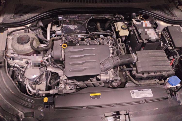 Used Volkswagen Lavida 2019 1.5L Automatic Comfort Edition China VI Standard Engine Bay