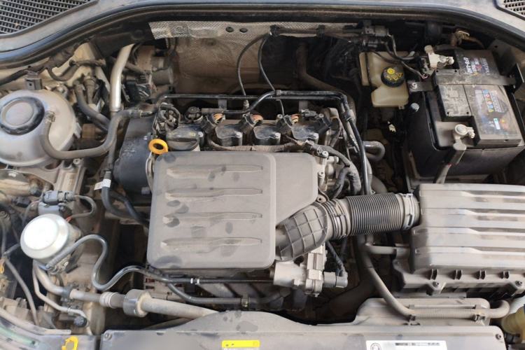 Used Volkswagen Lavida 2019 1.5L Automatic Comfort Edition China VI Standard Engine Bay