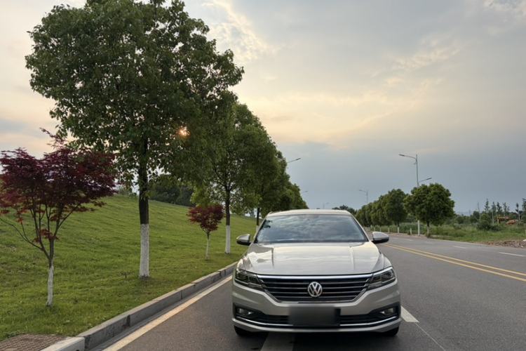 Used Volkswagen Lavida 2019 1.5L Automatic Comfort Edition China VI Standard Exterior 1