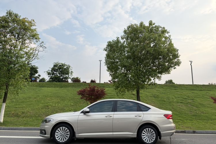 Used Volkswagen Lavida 2019 1.5L Automatic Comfort Edition China VI Standard Exterior 3