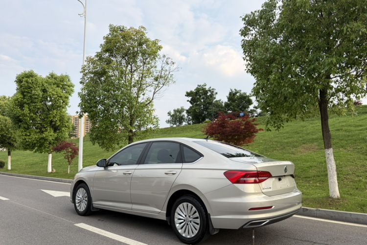 Used Volkswagen Lavida 2019 1.5L Automatic Comfort Edition China VI Standard Exterior 5