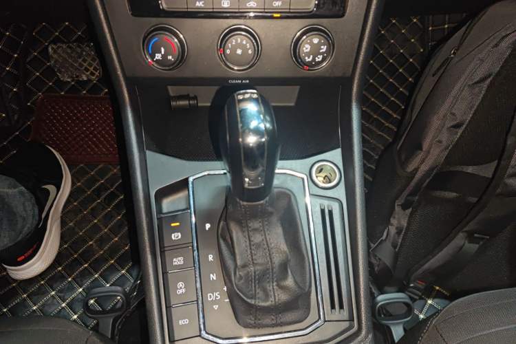 Used Volkswagen Lavida 2019 280TSI DSG Comfort Edition China VI standard Gear Lever
