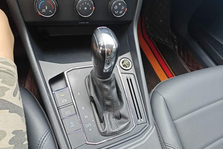 Used Volkswagen Lavida 2019 1.5L Automatic Comfort Edition China VI Standard Gear Lever