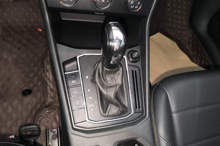 Used Volkswagen Lavida 2019 1.5L Automatic Comfort Edition China VI Standard Gear Lever