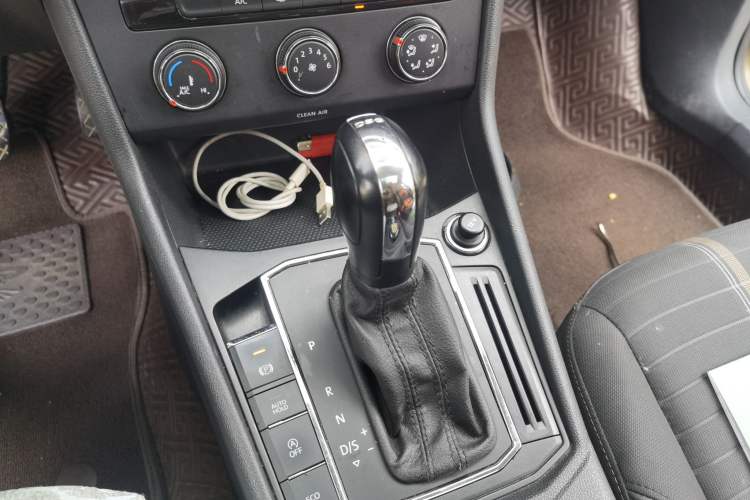 Used Volkswagen Lavida 2019 280TSI DSG Comfort Edition China VI standard Gear Lever