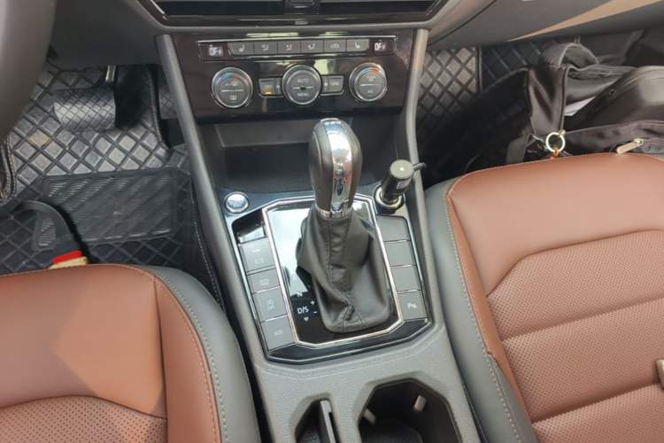 Used Volkswagen Lavida 2019 280TSI DSG Luxury Edition China VI Standard Gear Lever