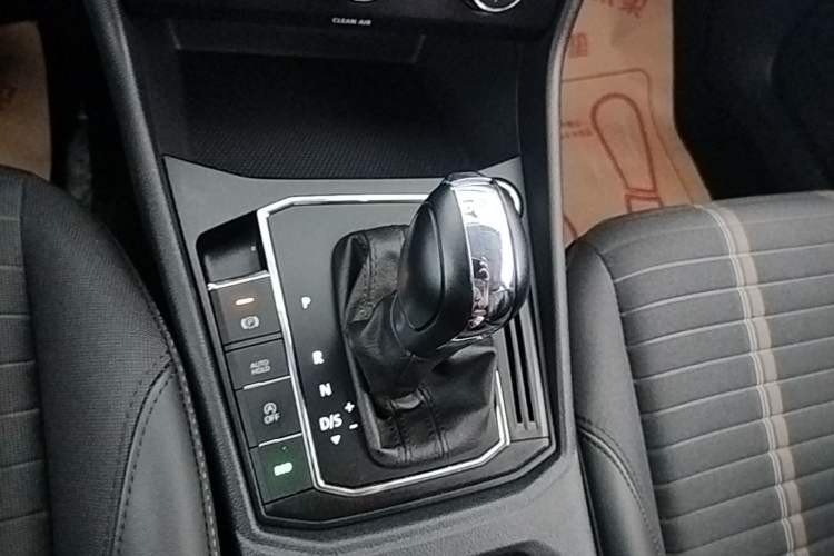 Used Volkswagen Lavida 2019 280TSI DSG Comfort Edition China VI standard Gear Lever