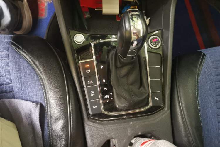 Used Volkswagen Lavida 2019 280TSI DSG Luxury Edition China VI Standard Gear Lever
