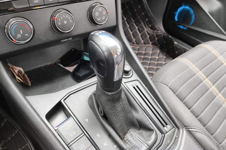 Used Volkswagen Lavida 2019 280TSI DSG Comfort Edition China VI standard Gear Lever