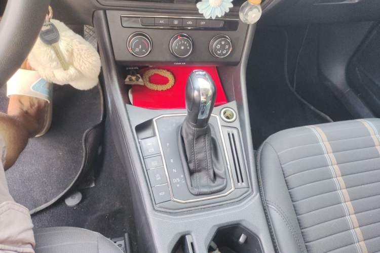 Used Volkswagen Lavida 2019 280TSI DSG Comfort Edition China VI standard Gear Lever